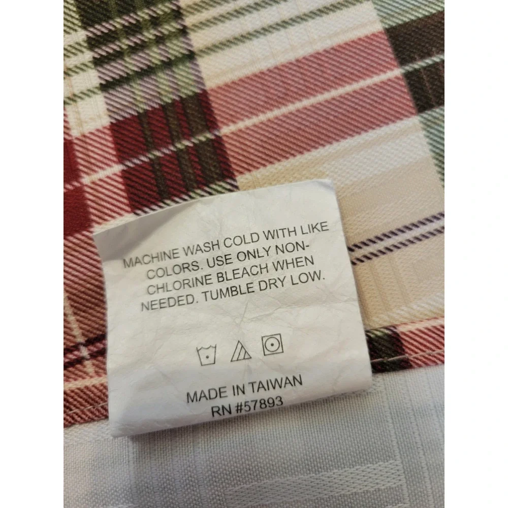 Living Quarters Green Red Plaid Oval Dining Table Linens Tablecloth 60